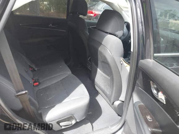 2017 Kia Sorento LX with VIN 5XYPG4A38HG275843, listed as a IAAI auction lot 43280256 with 145,051 mi miles and . Bid and sale history available at DreamBid. Image 8.