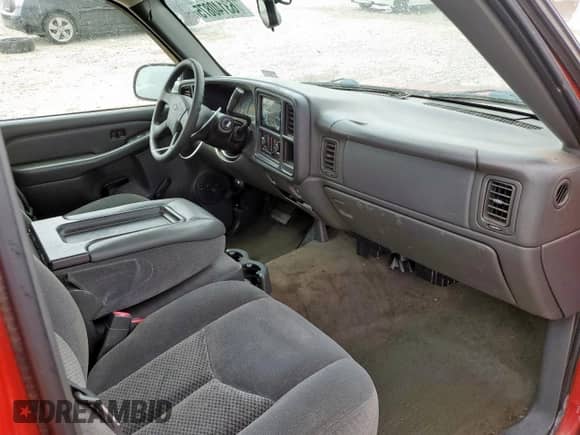 2005 Chevrolet Silverado 1500 z VIN 1GCEC14X45Z352690, wystawiony jako Copart lot #63140875 z przebiegiem 105 293 mil mil oraz Szkoda całkowita • Salvage title. Historia ofert i sprzedaży dostępna na DreamBid. Obrazek 8.