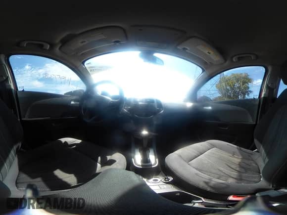 2015 Chevrolet Sonic LT с VIN 1G1JC5SB6F4136425, выставлен на аукционе IAAI как лот 43149738 с пробегом 106 588 миль миль и . История ставок и продаж доступна на DreamBid. Изображение 18.