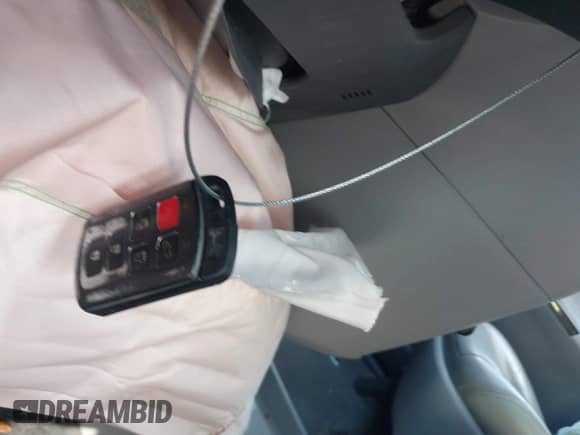 2018 Toyota Sienna XLE Auto Access Seat with VIN 5TDYZ3DC9JS949804, listed as a IAAI auction lot 42207235 with 148,044 mi miles and . Bid and sale history available at DreamBid. Image 11.