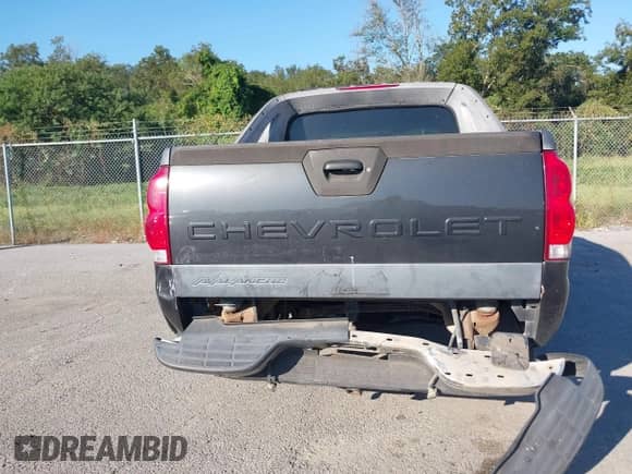 2004 Chevrolet Avalanche с VIN 3GNEC12T24G300397, выставлен на аукционе IAAI как лот 43434356 с пробегом 235 337 миль миль и . История ставок и продаж доступна на DreamBid. Изображение 16.