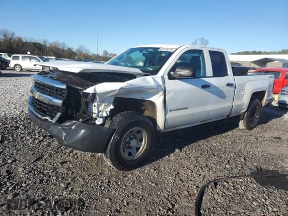 2018 Chevrolet Silverado 1500 LS z VIN 1GCVKNEC2JZ325262, wystawiony jako Copart lot #81374324 z przebiegiem 200 432 mil mil oraz Szkoda całkowita • Salvage title. Historia ofert i sprzedaży dostępna na DreamBid. Obrazek 1.