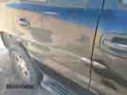 2006 Chevrolet Tahoe LS z VIN 1GNEC13V66R168568, wystawiony jako IAAI lot #43409697 z przebiegiem 222 398 mil mil oraz . Historia ofert i sprzedaży dostępna na DreamBid. Obrazek 12.