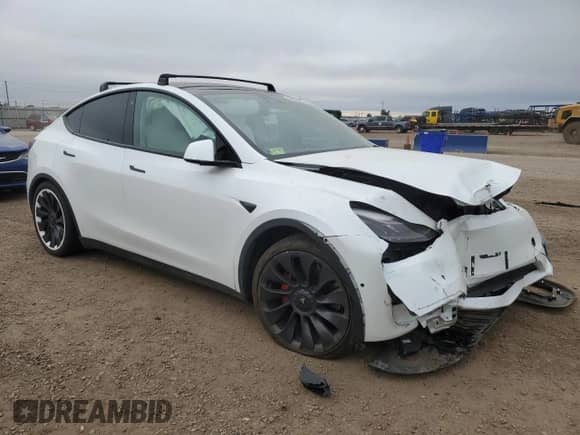 2021 Tesla Model Y Performance with VIN 5YJYGDEF3MF194548, listed as a Copart auction lot 86505535 with 44,671 mi miles and Salvage title. Bid and sale history available at DreamBid. Image 4.