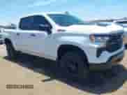 2024 Chevrolet Silverado 1500 LT Trail Boss z VIN 3GCUDFED5RG269642, wystawiony jako IAAI lot #42652273 z przebiegiem 25 972 mil mil oraz . Historia ofert i sprzedaży dostępna na DreamBid. Obrazek 1.