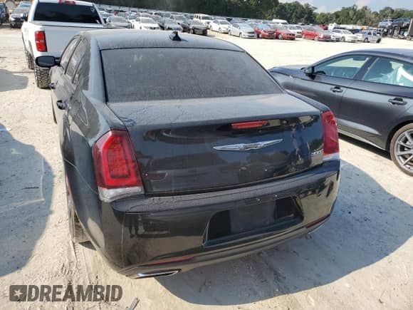 2018 Chrysler 300 Touring L with VIN 2C3CCAAG4JH320025, listed as a Copart auction lot 69918185 with 104,735 mi miles and Non repairable. Bid and sale history available at DreamBid. Image 6.