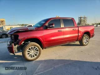2022 Ram 1500 Laramie z VIN 1C6SRFJT6NN267431, wystawiony jako Copart lot #71281555 z przebiegiem 37 152 mil mil oraz Szkoda całkowita • Salvage title. Historia ofert i sprzedaży dostępna na DreamBid. Obrazek 1.