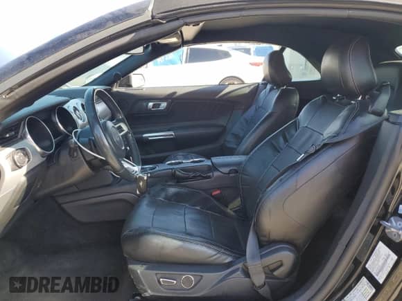 2018 Ford Mustang GT Premium z VIN 1FATP8FF8J5143131, wystawiony jako Copart lot #69459065 z przebiegiem 75 773 mil mil oraz Szkoda całkowita • Salvage title. Historia ofert i sprzedaży dostępna na DreamBid. Obrazek 7.