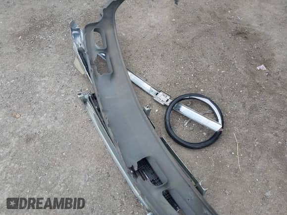 2002 Chevrolet Tahoe LT с VIN 1GNEK13Z32J227445, выставлен на аукционе IAAI как лот 42393938 с пробегом 324 769 миль миль и . История ставок и продаж доступна на DreamBid. Изображение 12.