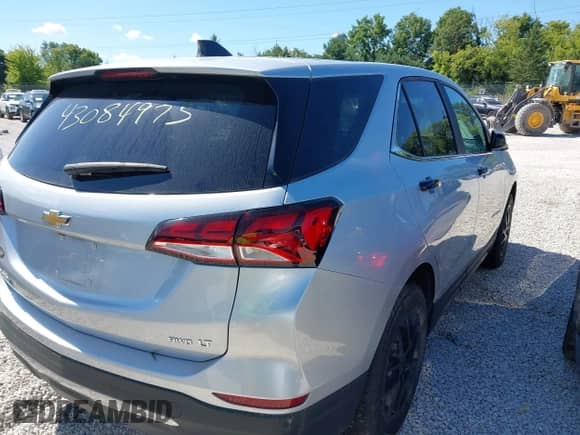 2022 Chevrolet Equinox LT с VIN 3GNAXTEV0NL139763, выставлен на аукционе IAAI как лот 43084973 с пробегом Не указан миль и . История ставок и продаж доступна на DreamBid. Изображение 4.