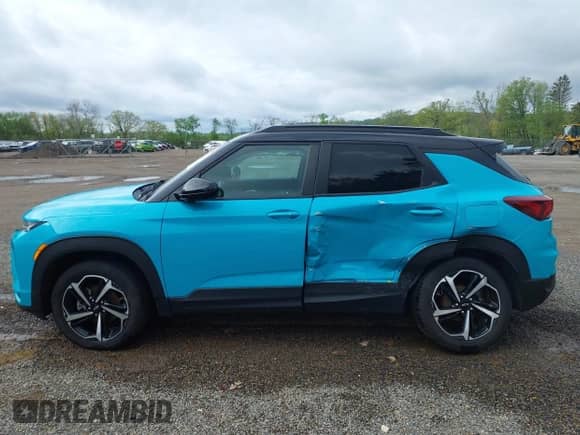 2022 Chevrolet TrailBlazer RS z VIN KL79MUSL2NB047324, wystawiony jako IAAI lot #42162915 z przebiegiem 59 318 mil mil oraz . Historia ofert i sprzedaży dostępna na DreamBid. Obrazek 14.