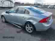 2013 Volvo S60 T5 с VIN YV1612FH8D2176864, выставлен на аукционе IAAI как лот 41876937 с пробегом 208 435 миль миль и . История ставок и продаж доступна на DreamBid. Изображение 3.