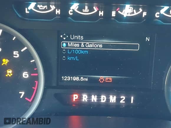 2018 Ford F-150 XL z VIN 1FTEX1EB3JFA21375, wystawiony jako IAAI lot #41517176 z przebiegiem 123 198 mil mil oraz . Historia ofert i sprzedaży dostępna na DreamBid. Obrazek 15.