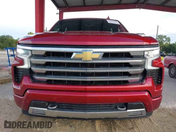 2025 Chevrolet Silverado 1500 z VIN 1GCUKJED9SZ256374, wystawiony jako IAAI lot #43282226 z przebiegiem 8 215 mil mil oraz . Historia ofert i sprzedaży dostępna na DreamBid. Obrazek 12.