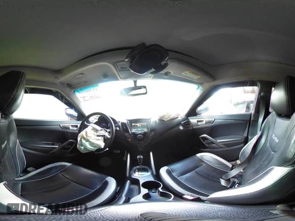 2013 Hyundai Veloster Turbo с VIN KMHTC6AE2DU106462, выставлен на аукционе IAAI как лот 42388157 с пробегом 211 795 миль миль и . История ставок и продаж доступна на DreamBid. Изображение 18.