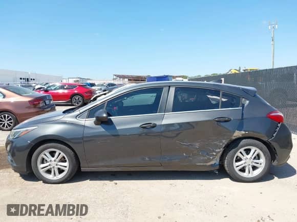 2017 Chevrolet Cruze LT с VIN 3G1BE6SM9HS583467, выставлен на аукционе IAAI как лот 43127707 с пробегом 140 214 миль миль и . История ставок и продаж доступна на DreamBid. Изображение 14.