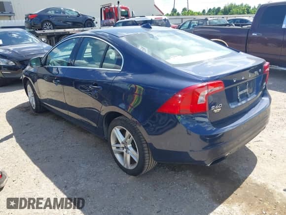 2015 Volvo S60 T5 Platinum с VIN YV1612TMXF2360756, выставлен на аукционе IAAI как лот 42812479 с пробегом 147 289 миль миль и . История ставок и продаж доступна на DreamBid. Изображение 3.