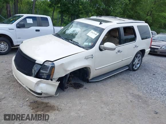 2012 Cadillac Escalade Luxury с VIN 1GYS4BEF2CR241641, выставлен на аукционе IAAI как лот 42623148 с пробегом 172 326 миль миль и . История ставок и продаж доступна на DreamBid. Изображение 2.