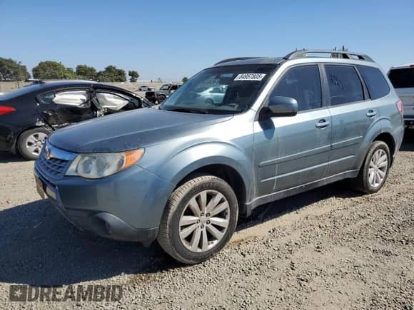 2013 Subaru Forester X Limited z VIN JF2SHAEC1DH430431, wystawiony jako Copart lot #84957805 z przebiegiem 134 363 mil mil oraz Czysty tytuł • Clean title. Historia ofert i sprzedaży dostępna na DreamBid. Obrazek 1.