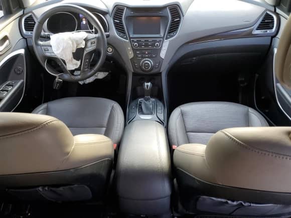 2017 Hyundai Santa Fe 2.0T with VIN 5XYZU4LA8HG472850, listed as a Copart auction lot 53817655 with 108,714 mi miles and Salvage title. Bid and sale history available at DreamBid. Image 8.