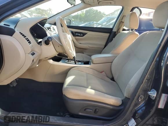 2015 Nissan Altima SV с VIN 1N4AL3AP9FC585408, выставлен на аукционе Copart как лот 86797075 с пробегом 84 938 миль миль и Списание • Salvage title. История ставок и продаж доступна на DreamBid. Изображение 7.