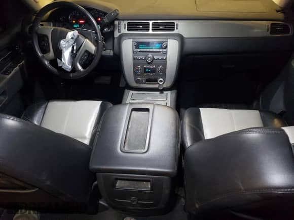 2010 GMC Sierra 1500 SLT z VIN 3GTRKWE21AG135967, wystawiony jako Copart lot #55334815 z przebiegiem 136 531 mil mil oraz Szkoda całkowita • Salvage title. Historia ofert i sprzedaży dostępna na DreamBid. Obrazek 8.