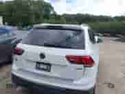 2024 Volkswagen Tiguan SE с VIN 3VVMB7AX3RM055215, выставлен на аукционе IAAI как лот 43024036 с пробегом 11 752 миль миль и . История ставок и продаж доступна на DreamBid. Изображение 16.