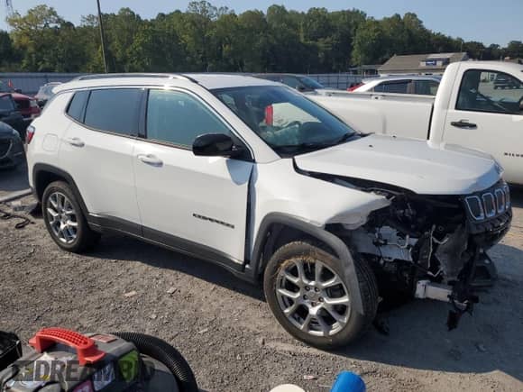 2022 Jeep Compass Latitude Lux с VIN 3C4NJDFBXNT185204, выставлен на аукционе Copart как лот 80005085 с пробегом 62 342 миль миль и Списание • Salvage title. История ставок и продаж доступна на DreamBid. Изображение 4.