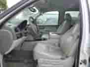 2010 Chevrolet Suburban LT z VIN 1GNUCJE05AR210539, wystawiony jako Copart lot #54875855 z przebiegiem 166 305 mil mil oraz Czysty tytuł • Clean title. Historia ofert i sprzedaży dostępna na DreamBid. Obrazek 7.