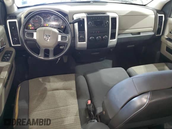 2011 Ram 1500 SLT z VIN 1D7RV1GT1BS689977, wystawiony jako Copart lot #71823475 z przebiegiem 121 087 mil mil oraz Szkoda całkowita • Salvage title. Historia ofert i sprzedaży dostępna na DreamBid. Obrazek 8.