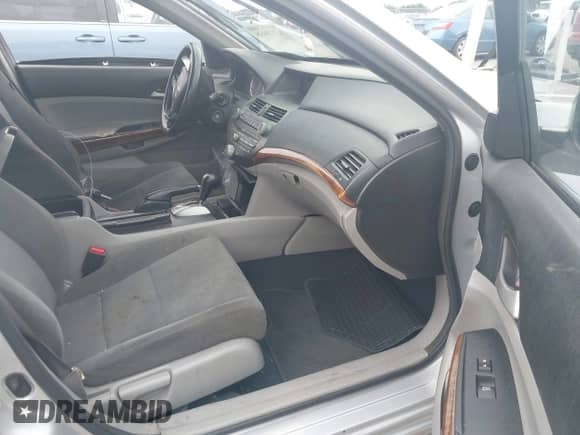2012 Honda Accord EX с VIN 1HGCP2F79CA029201, выставлен на аукционе IAAI как лот 43128906 с пробегом 207 446 миль миль и . История ставок и продаж доступна на DreamBid. Изображение 5.