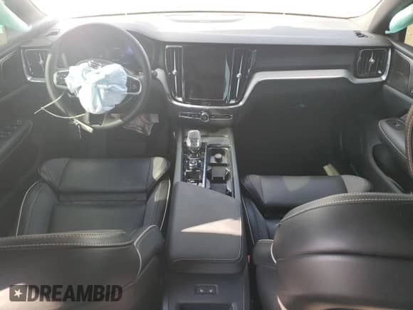 2024 Volvo S60 Plus Black Edition z VIN 7JRL12THXRG315370, wystawiony jako Copart lot #81421745 z przebiegiem 7 191 mil mil oraz Szkoda całkowita • Salvage title. Historia ofert i sprzedaży dostępna na DreamBid. Obrazek 8.