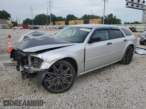 2005 Dodge Magnum SE with VIN 2D4FV48T05H554789, listed as a Copart auction lot 64587625 with Not provided miles and Salvage title. Bid and sale history available at DreamBid. Image 1.
