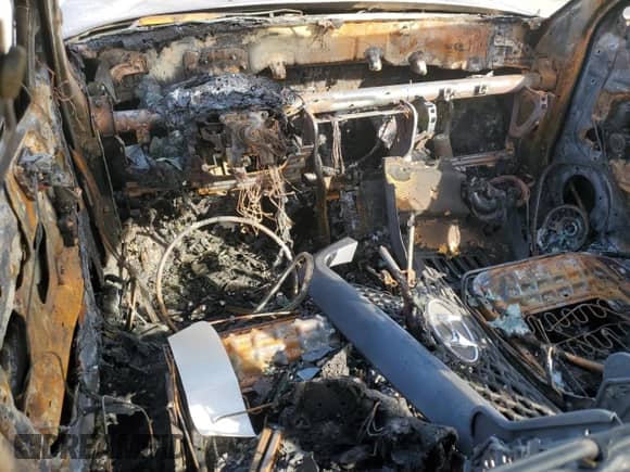 2004 Hyundai Santa Fe с VIN KM8SB12B64U656737, выставлен на аукционе Copart как лот 71521294 с пробегом Не указан миль и На запчасти • Non repairable. История ставок и продаж доступна на DreamBid. Изображение 8.