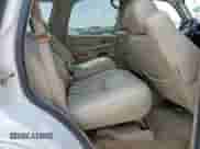 2006 Chevrolet Tahoe Z71 z VIN 1GNEC13T56R103421, wystawiony jako Copart lot #69575775 z przebiegiem 234 057 mil mil oraz Szkoda całkowita • Salvage title. Historia ofert i sprzedaży dostępna na DreamBid. Obrazek 11.