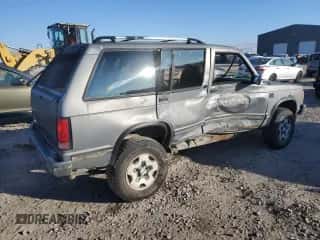 1994 Chevrolet Blazer с VIN 1GNDT13W1R0174498, выставлен на аукционе Copart как лот 88450855 с пробегом 199 905 миль миль и Списание • Salvage title. История ставок и продаж доступна на DreamBid. Изображение 3.