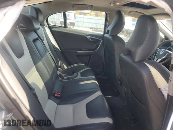 2016 Volvo S60 T5 Platinum с VIN YV4612UM1G2001444, выставлен на аукционе Copart как лот 76874694 с пробегом 90 875 миль миль и Списание • Salvage title. История ставок и продаж доступна на DreamBid. Изображение 10.