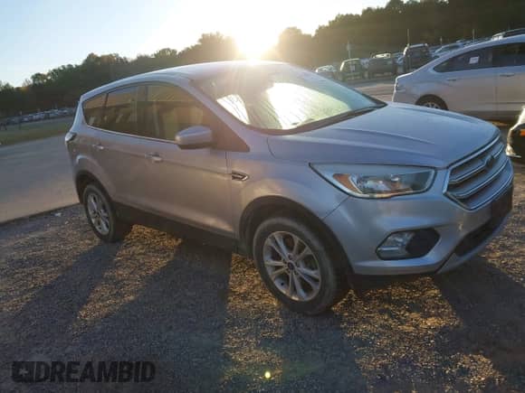 2017 Ford Escape SE с VIN 1FMCU9GD4HUC58133, выставлен на аукционе IAAI как лот 43534851 с пробегом 113 396 миль миль и . История ставок и продаж доступна на DreamBid. Изображение 1.