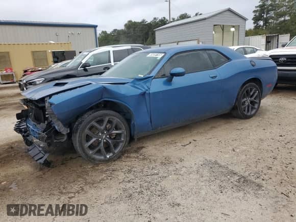 2022 Dodge Challenger SXT with VIN 2C3CDZAG8NH132190, listed as a Copart auction lot 85699195 with 43,226 mi miles and Clean title. Bid and sale history available at DreamBid. Image 1.