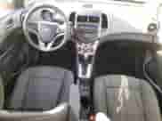 2014 Chevrolet Sonic LT с VIN 1G1JC6SH4E4144841, выставлен на аукционе Copart как лот 84975975 с пробегом 159 630 миль миль и Списание • Salvage title. История ставок и продаж доступна на DreamBid. Изображение 8.