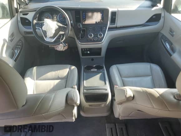 2016 Toyota Sienna XLE with VIN 5TDYK3DC6GS744986, listed as a Copart auction lot 82129995 with 78,089 mi miles and Salvage title. Bid and sale history available at DreamBid. Image 8.