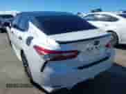 2018 Toyota Camry XSE z VIN 4T1B61HK6JU130616, wystawiony jako IAAI lot #43458207 z przebiegiem 136 344 mil mil oraz . Historia ofert i sprzedaży dostępna na DreamBid. Obrazek 3.