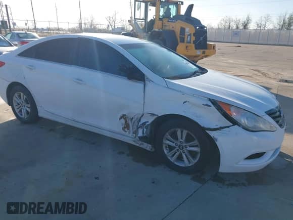 2013 Hyundai Sonata GLS z VIN 5NPEB4AC4DH653973, wystawiony jako IAAI lot #41209268 z przebiegiem 170 399 mil mil oraz . Historia ofert i sprzedaży dostępna na DreamBid. Obrazek 6.