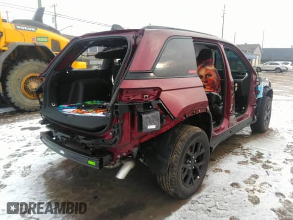 2024 Jeep Grand Cherokee Altitude with VIN 1C4RJHAG3RC250181, listed as a IAAI auction lot 41479690 with Not provided miles and . Bid and sale history available at DreamBid. Image 4.