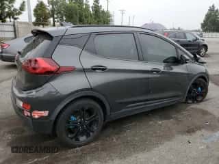 2017 Chevrolet Bolt EV Premier z VIN 1G1FX6S02H4140974, wystawiony jako Copart lot #69942603 z przebiegiem 107 935 mil mil oraz . Historia ofert i sprzedaży dostępna na DreamBid. Obrazek 3.