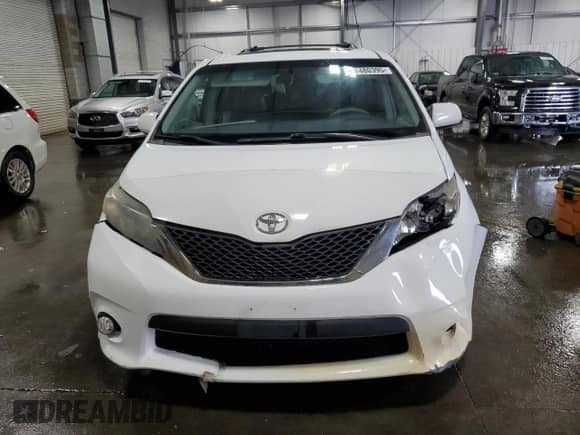 2011 Toyota Sienna SE with VIN 5TDXK3DC4BS093247, listed as a Copart auction lot 67480395 with 252,316 mi miles and Salvage title. Bid and sale history available at DreamBid. Image 5.