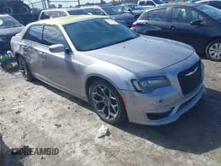 2018 Chrysler 300 S с VIN 2C3CCABG1JH269551, выставлен на аукционе IAAI как лот 41607485 с пробегом 127 046 миль миль и . История ставок и продаж доступна на DreamBid. Изображение 1.