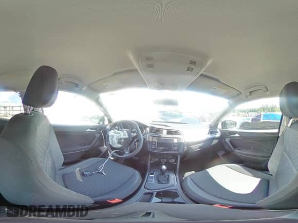 2019 Volkswagen Tiguan S с VIN 3VV1B7AX5KM130358, выставлен на аукционе Copart как лот 68848455 с пробегом Не указан миль и Списание • Salvage title. История ставок и продаж доступна на DreamBid. Изображение 16.