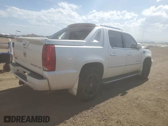 2007 Cadillac Escalade EXT with VIN 3GYFK62867G206241, listed as a Copart auction lot 61821425 with 164,540 mi miles and Salvage title. Bid and sale history available at DreamBid. Image 3.