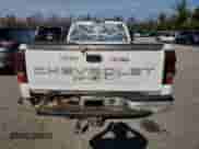 2005 Chevrolet Silverado 1500 z VIN 1GCEC14T95Z121233, wystawiony jako Copart lot #80187394 z przebiegiem 207 659 mil mil oraz Czysty tytuł • Clean title. Historia ofert i sprzedaży dostępna na DreamBid. Obrazek 6.